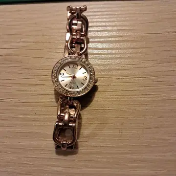 로즈 골드 스테인리스 스틸 손목시계