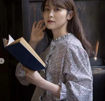 새상품 유베시 콜라보 블라우스 타임세일