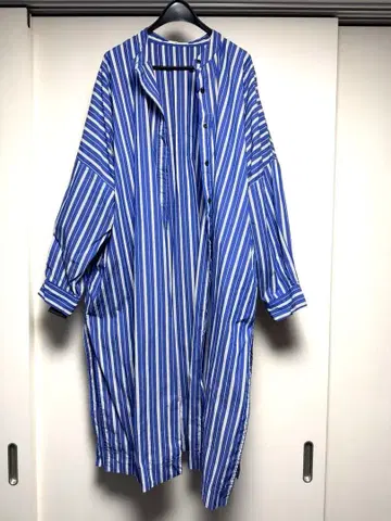 오즈모시스 스트라이프 백 그로그랭 롱 블라우스