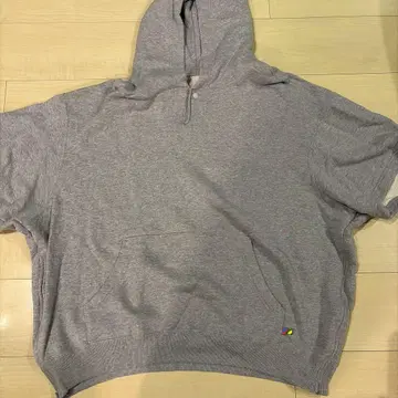 이즈네스 후드티