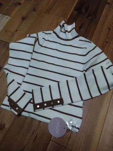 슬리브 버튼 터틀 니트