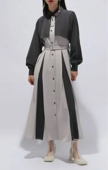 HARE 바이컬러 턱 원피스