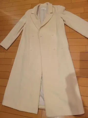 아이보리 더블 브레스트 롱 코트