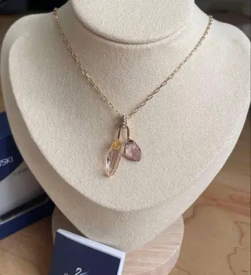 Swarovski 크리스탈 드롭형 목걸이