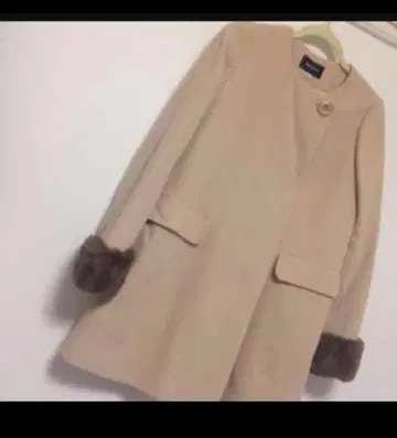 택 포함 새상품 JUSGLITTY 소매 퍼 부착 A라인 코트