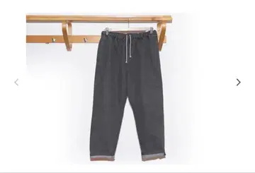 YUAN STRETCH BLACK WASHED DENIM