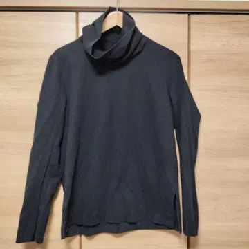 [ ATTACHMENT ] 블랙 티셔츠