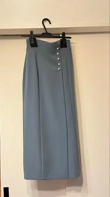 그레이 타이트 스커트 버튼, 지퍼 포함