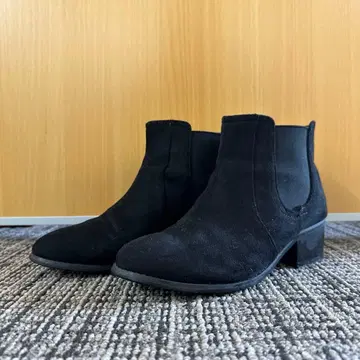 블랙 스웨이드 앵클부츠 낮은 굽