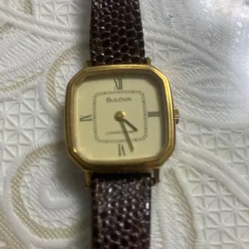 Bulova 아날로그 수동 와인딩 시계 골드