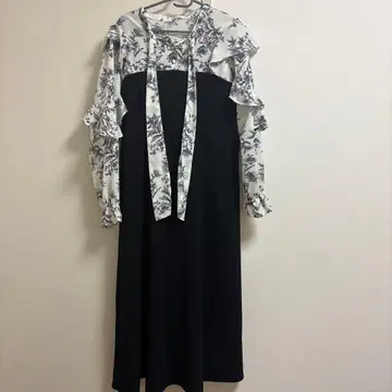 Re:J & SUPURE 프릴 드레스 블랙/화이트