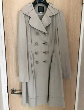 신시아 애로우 리 스프링 코트