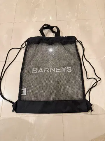 미사용 새상품 BARNEYS 로고 메쉬 냅색