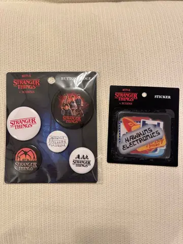 Stranger Things 버튼 배지 3개 세트와 스티커