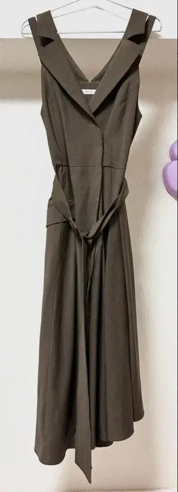 FRAY I.D 2WAY 카라 부착 슬리브리스 롱 원피스 브라운