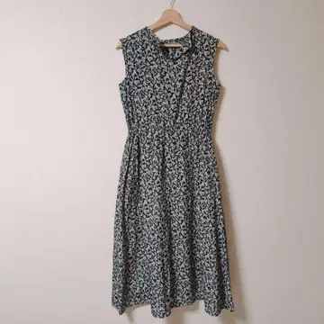 새상품급 그린 꽃무늬 슬리브리스 롱 원피스 [ 38/M ]