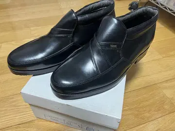 TROBELLDAN 남성용 4E 미끄럼 방지 비즈니스 슈즈 TR9005