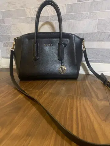 FURLA 백