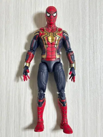 마블 레전드 스파이더맨 톰 홀랜드 피규어 아이언 스파이더