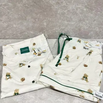 미사용 새상품 스벅 젤라또피케 콜라보 셔츠 팬츠 상하의 세트