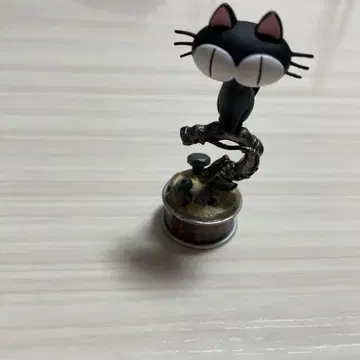 트라이건 검은 고양이님 가챠 피규어