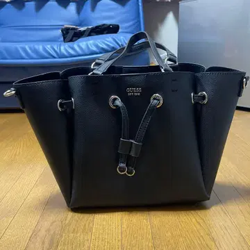 GUESS 블랙 토트백