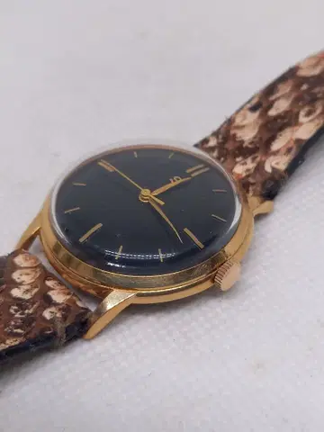 세이코 수동 와인딩 시계 블랙 다이얼 골드 컬러 침