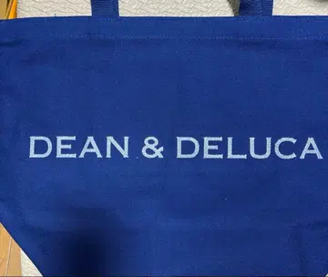 DEAN & DELUCA의 차리티 토트백(새상품)입니다