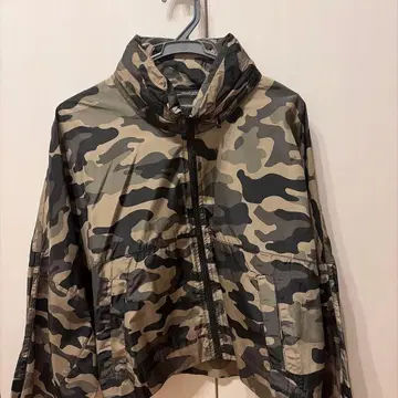 ZARA 카모플라쥬 윈드 브레이커