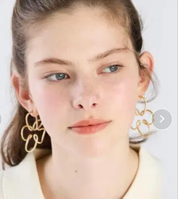 아네스베 골드 플라워 디자인 귀걸이 & 반지