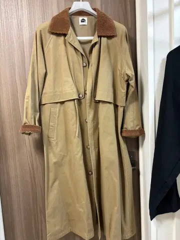 Fafatt 베이지 트렌치코트
