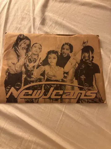 뉴진스 미니 포스터