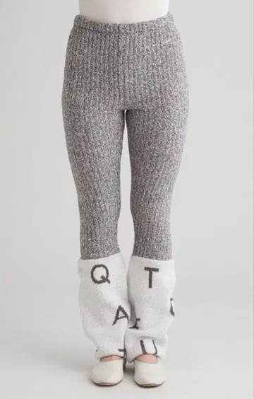 [ 미사용 새상품 ] 젤라또피케 파우더 로고 자카드 레그 워머 레깅스