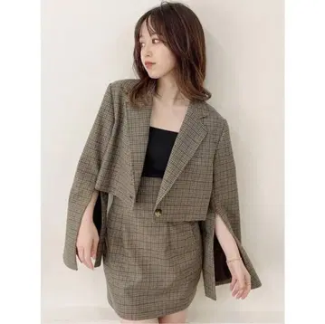 숏 슬리브 지퍼 자켓 더즈린