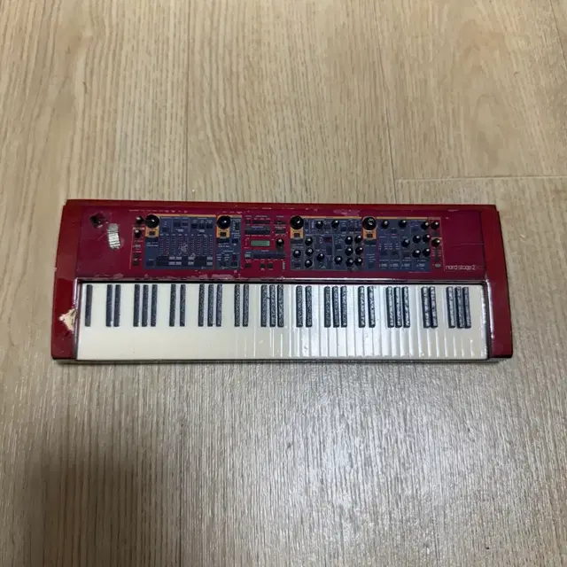 데이식스 원필 키보드 악기 미니어쳐. 슬로건 콘서트 포카 앨범 키링 뱃지