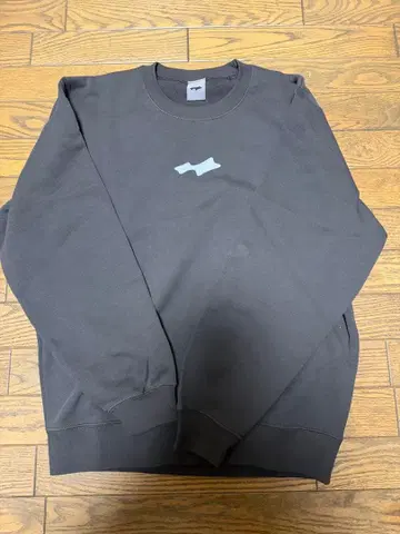 SKYLRK 맨투맨 M tokyo pop up