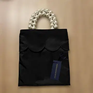 MARONENONFEE 펄 핸들 스캘럽 백 스몰 블랙
