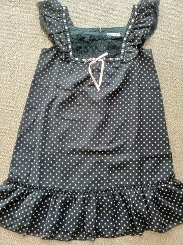 에밀리 템플큐트 원피스 블랙