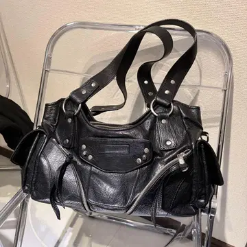 IUGAMAKARAS 지하+스터드 가죽 숄더백