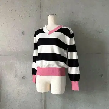 택 포함 새상품 컬러 블록 V넥 보더 니트 블랙 x 핑크 M