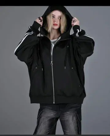 라인 슬리브 트랙 지퍼 후드 자켓 ADRER 블랙