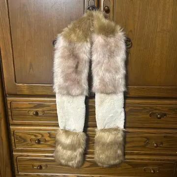 베이지 인조 모피 스톨 야마다야