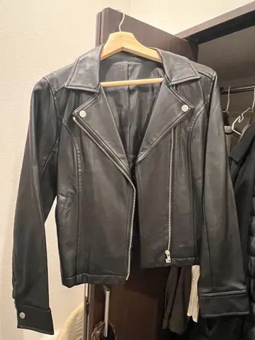 블랙 가죽 라이더 자켓