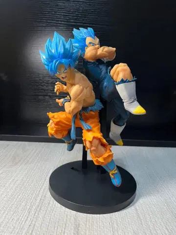 드래곤볼 손오공 베지터 피규어