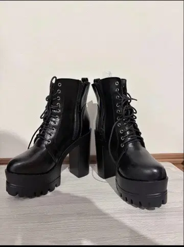 [새상품급] 통굽 부츠