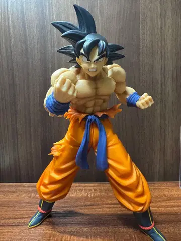 손오공 피규어 전투 포즈