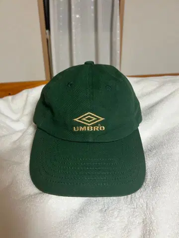 UMBRO 골드 로고 캡 그린