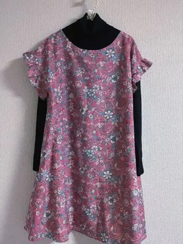 꽃무늬 프릴 소매 튜닉