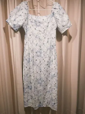 꽃무늬 퍼프 슬리브 원피스