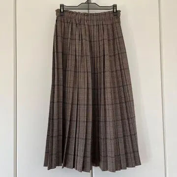 브라운 계열 체크 롱 플리츠 스커트